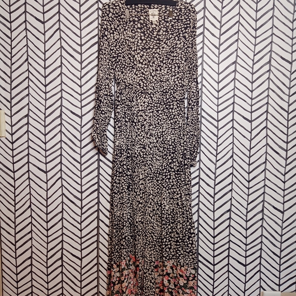 Billabong Dresses & Skirts - Billabong Dress Button Front Floral V Neck